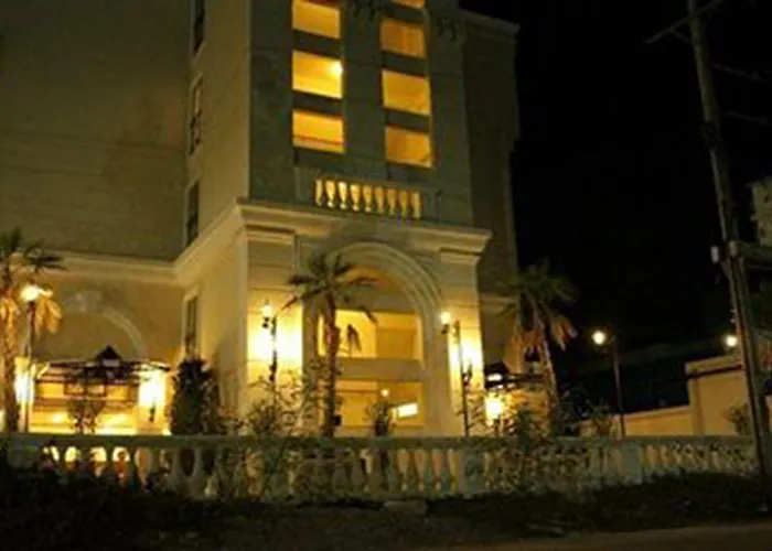 여관 Rafael And Mansion 3*